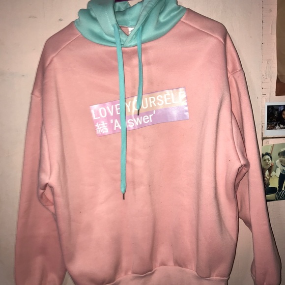 Sweater - Picture 1 of 2